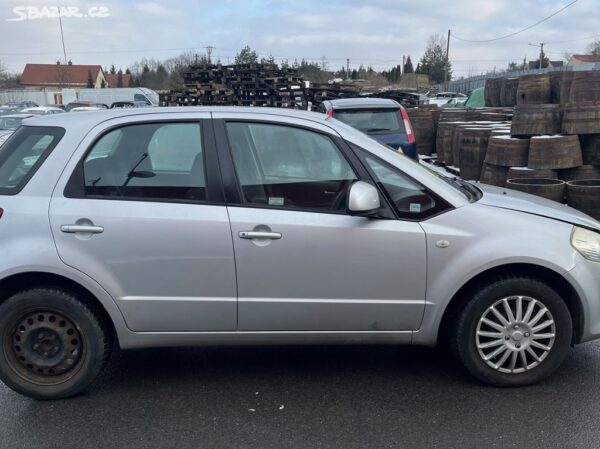 Suzuki SX4 1.6 benzín M16A - Image 5