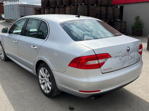 124. ŠKODA SUPERB 2 2.0 TDI CFFB: NA NAHRADNÍ DÍLY - Image 9