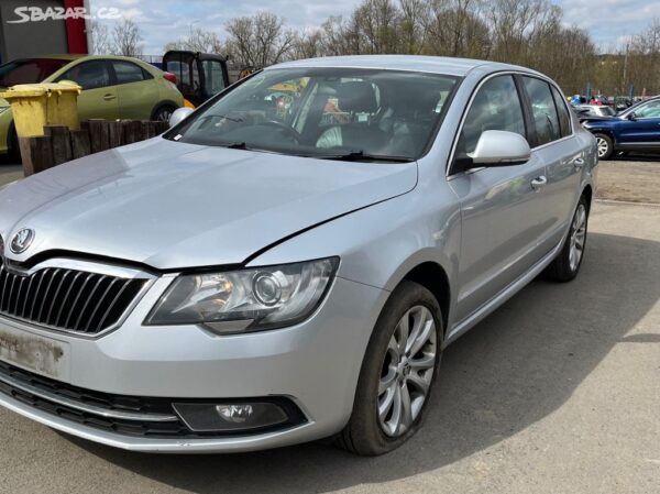 124. ŠKODA SUPERB 2 2.0 TDI CFFB: NA NAHRADNÍ DÍLY