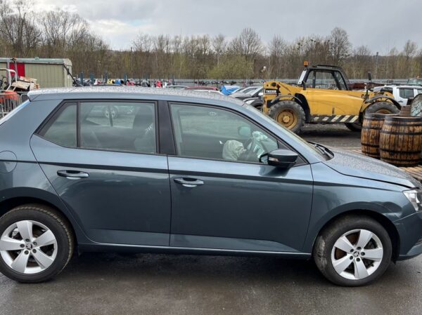 122. ŠKODA FABIA III. 1.2 TSI 81KW CJZD: NA NAHRADNÍ DÍLY - Image 8