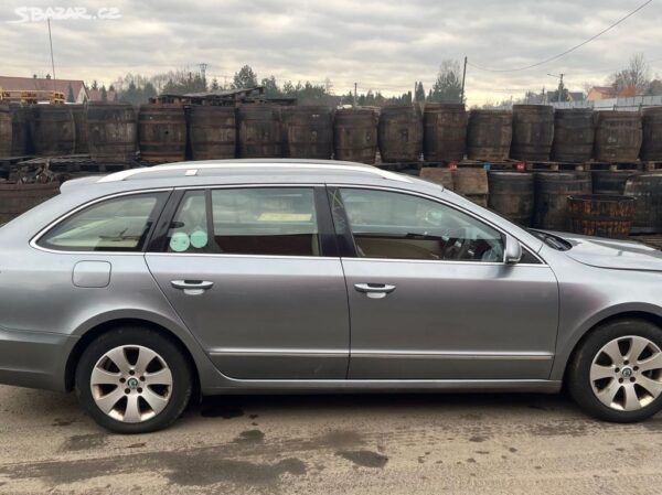 ŠKODA SUPERB 2 COMBI 1.6 TDI CAY: NA NAHRADNÍ DÍLY - Obrázek 8
