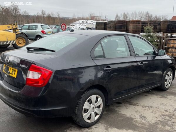 108. ŠKODA RAPID 1.6 TDI CXM: NA NAHRADNÍ DÍLY - Obrázek 3