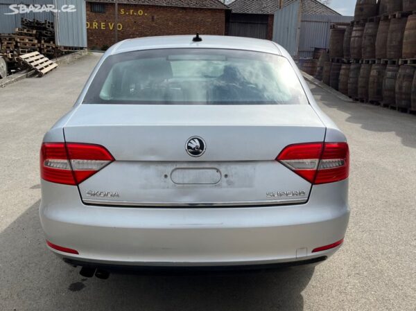124. ŠKODA SUPERB 2 2.0 TDI CFFB: NA NAHRADNÍ DÍLY - Image 3
