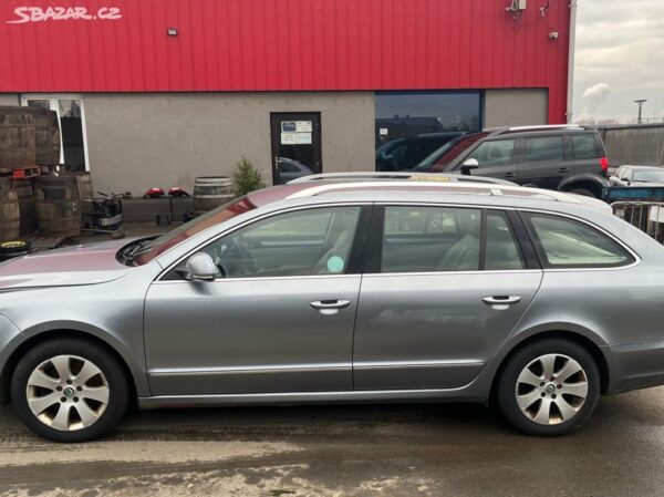 ŠKODA SUPERB 2 COMBI 1.6 TDI CAY: NA NAHRADNÍ DÍLY - Obrázek 3