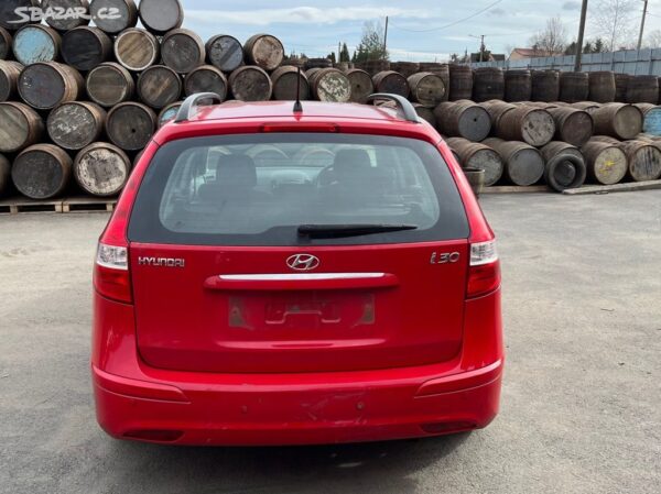 118. HYUNDAI I30 1.4B G4FA: NA NAHRADNÍ DÍLY - Obrázek 9