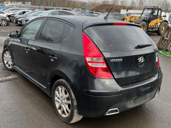 115. HYUNDAI I30 1.4 16V (G4FA) - Obrázek 7