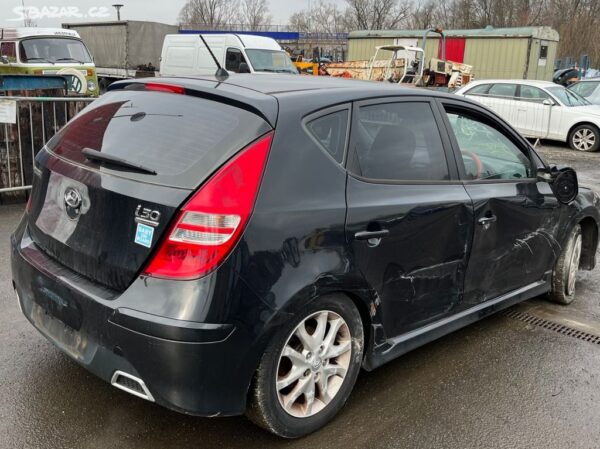 115. HYUNDAI I30 1.4 16V (G4FA) - Obrázek 3