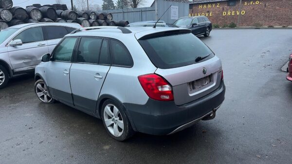 292. ŠKODA FABIA SCOUT II. 2011 1.6 TDI (CAY) - Obrázek 2
