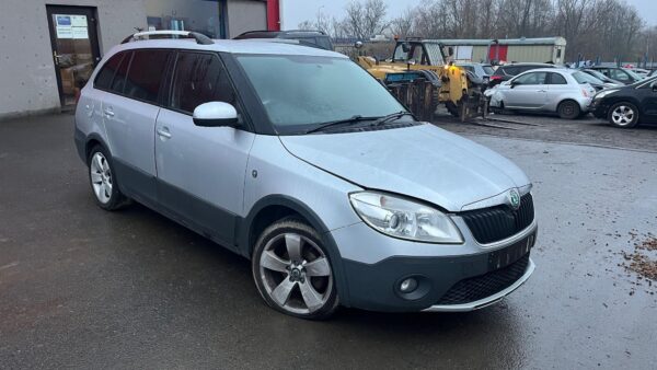 292. ŠKODA FABIA SCOUT II. 2011 1.6 TDI (CAY)