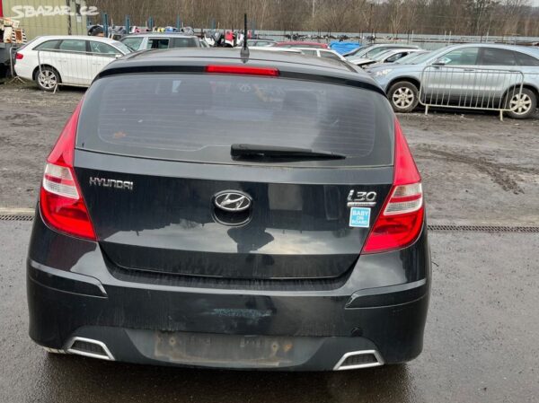 115. HYUNDAI I30 1.4 16V (G4FA) - Obrázek 8