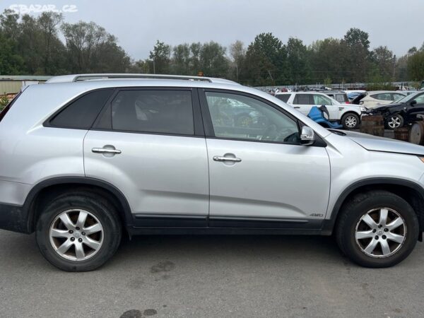 271. KIA SORENTO 2.2 CRDI 4x4 - Obrázek 6
