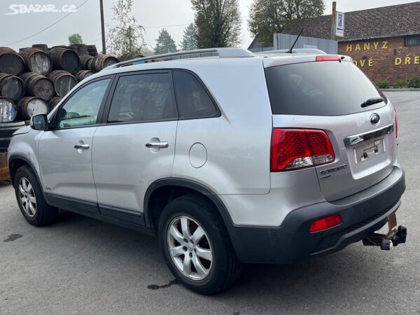 271. KIA SORENTO 2.2 CRDI 4x4 - Obrázek 3