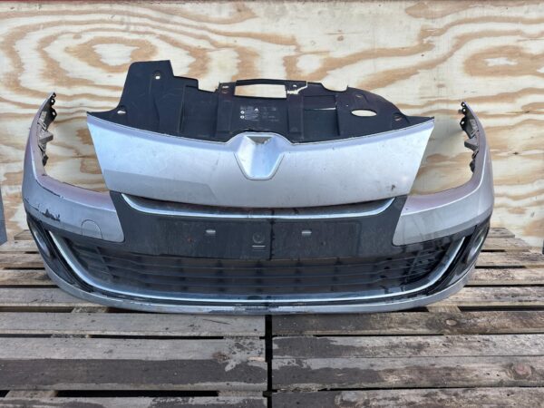 13. PŘEDNÍ NÁRAZNÍK RENAULT MEGANE